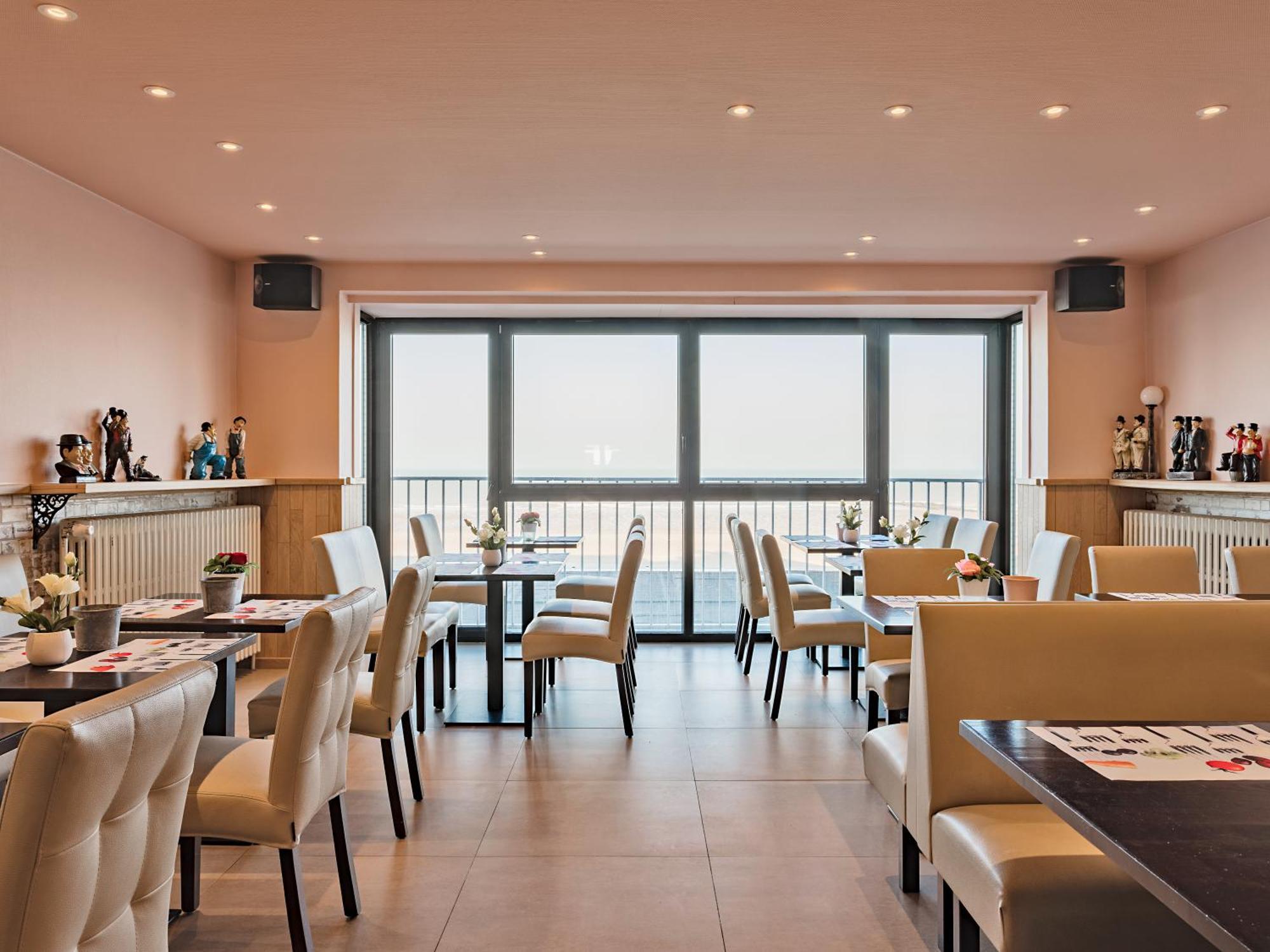 Hotel De Zeebries Budget Middelkerke Exterior photo