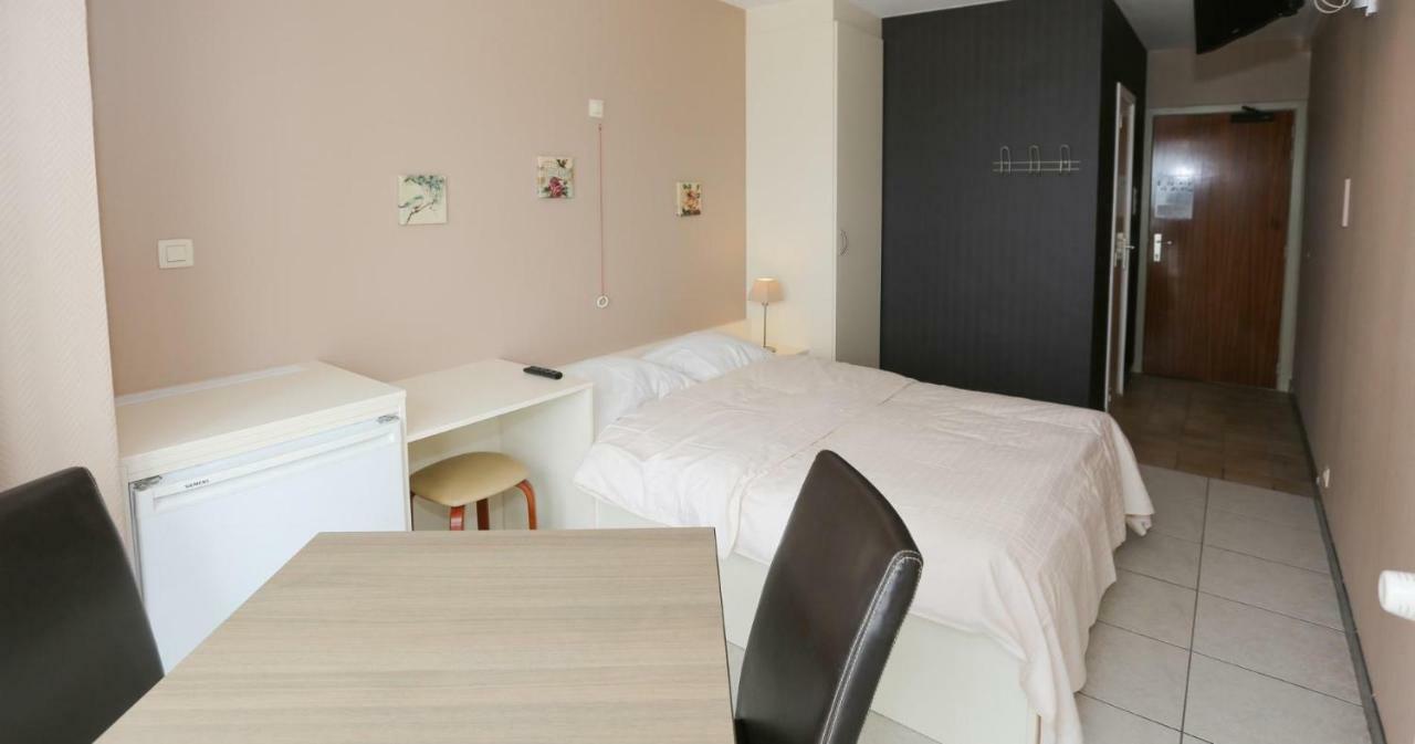 Hotel De Zeebries Budget Middelkerke Exterior photo